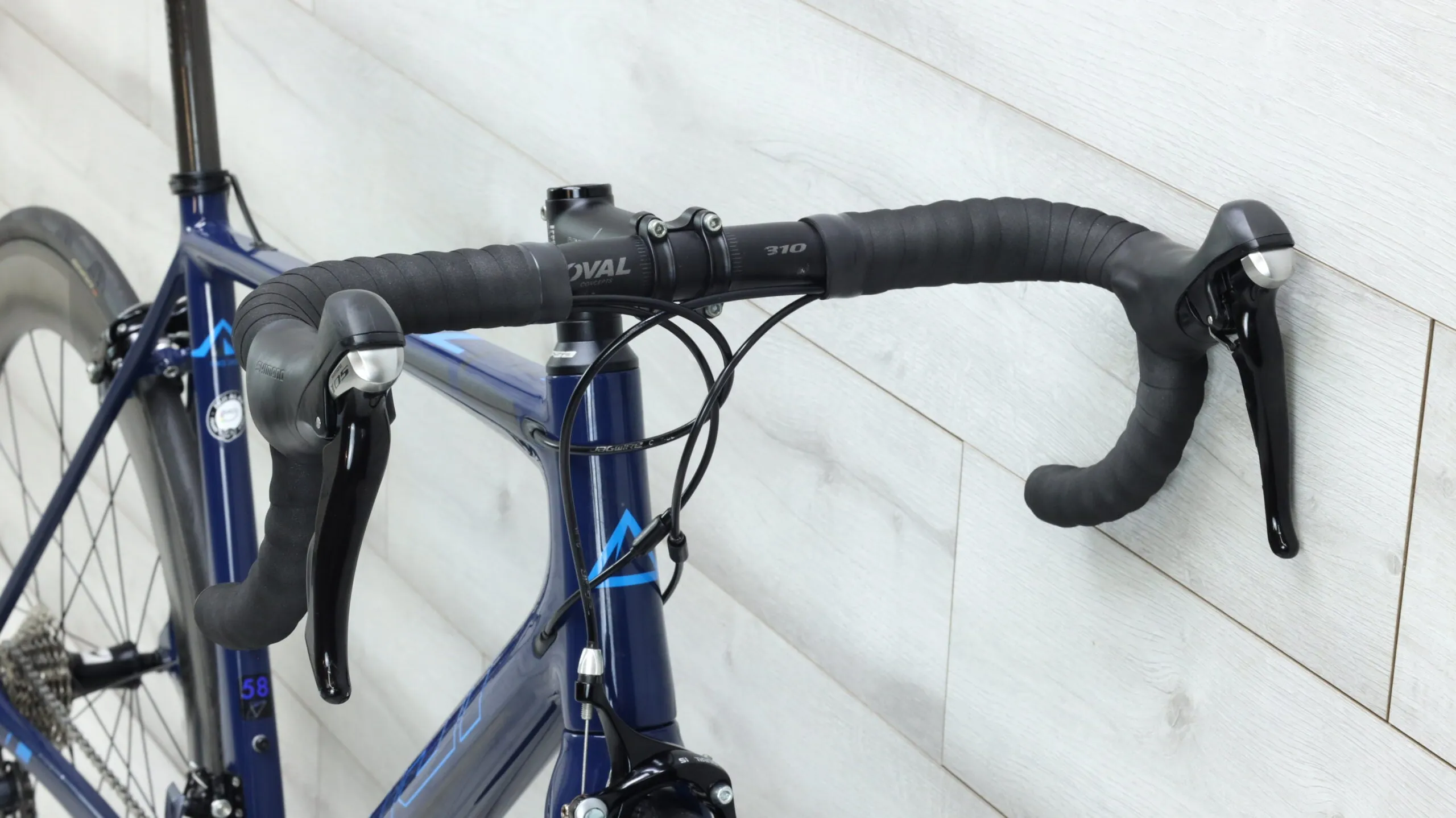 2016 Fuji SL 2.5  Road Bike - 58cm